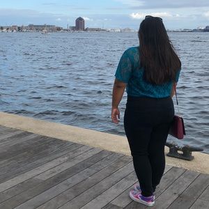 Meet your Posher, Raquel